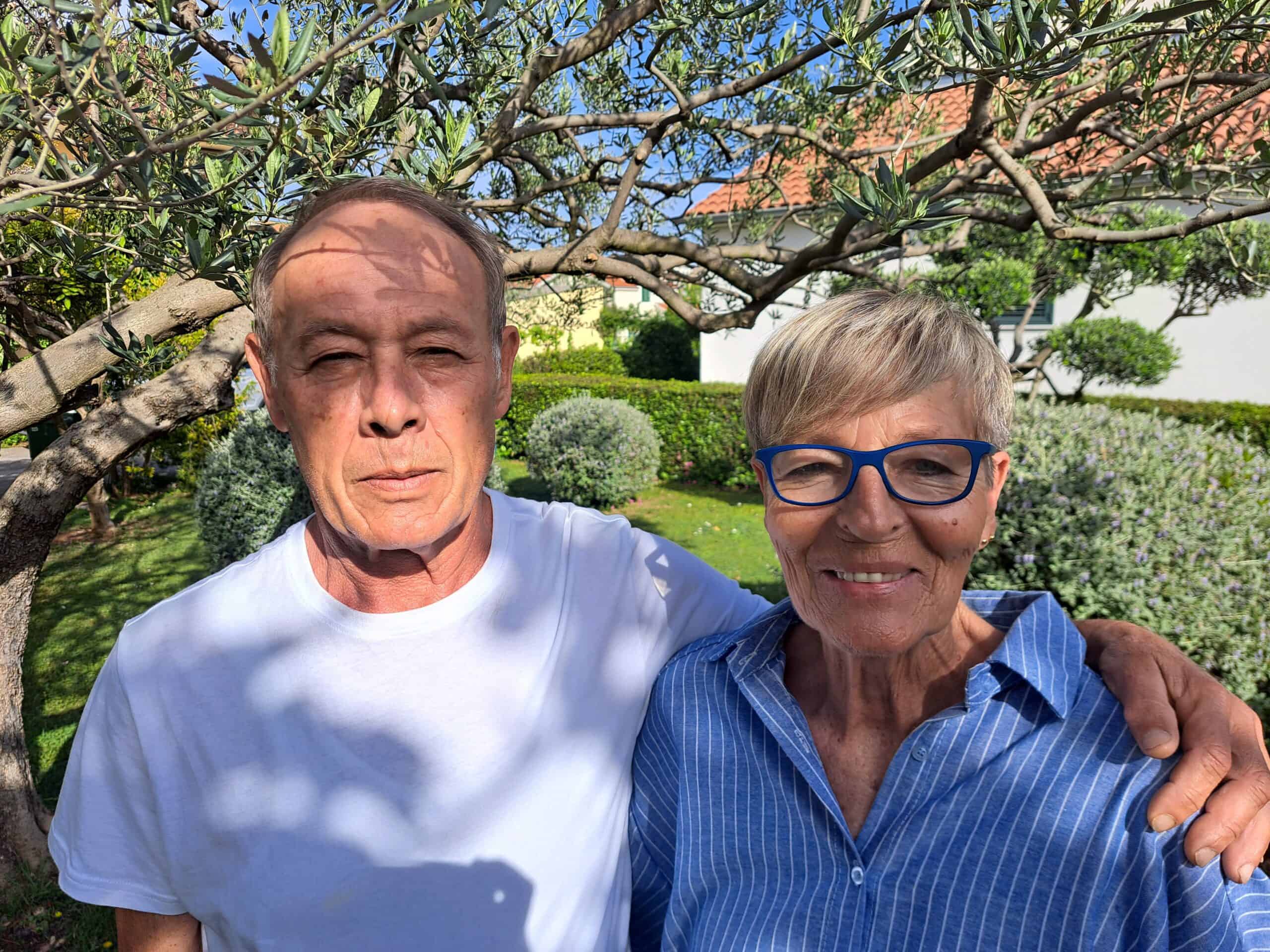 Milena i Vinko — domaćini apartmana u Vodicama s 40 godina iskustva