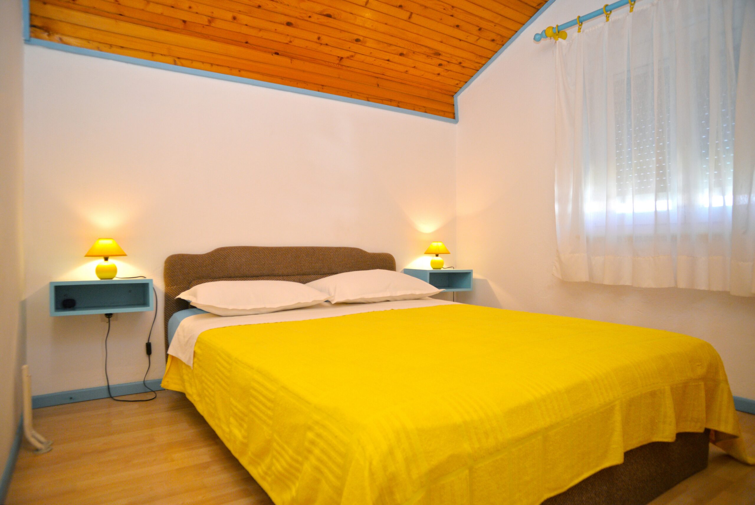 Udobna spavaća soba, privatni smještaj Vodice